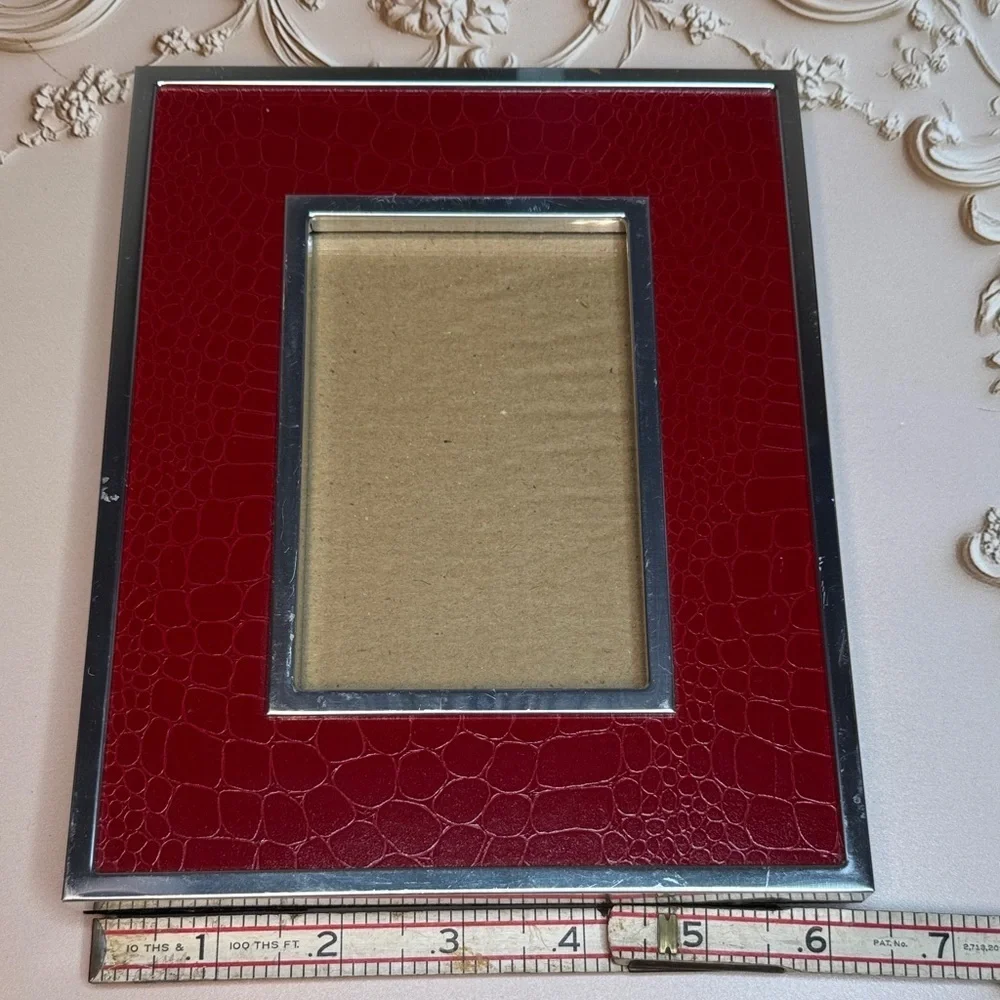 Vintage Faux Red Crocodile Pattern 3 x 5 Photo Frame